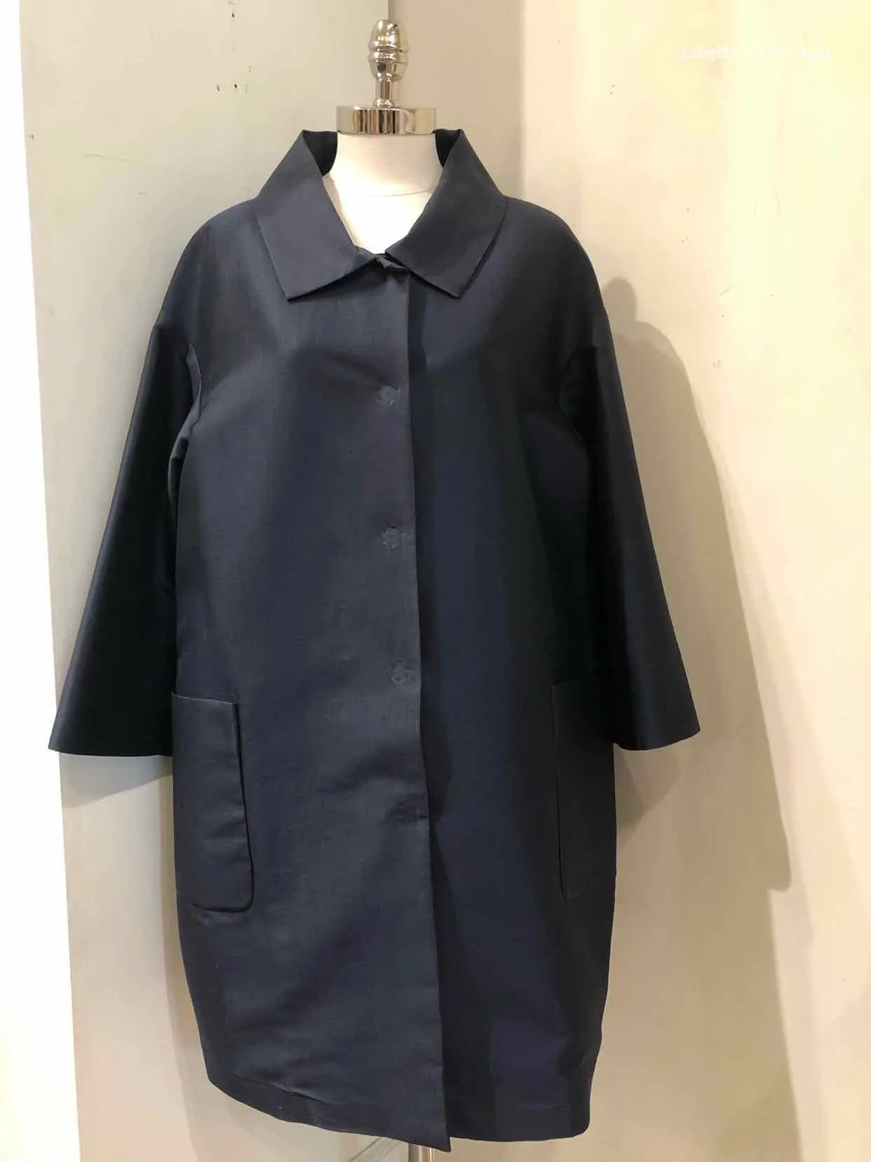 PAUW Size 10 Navy Silk Blend Solid Coat