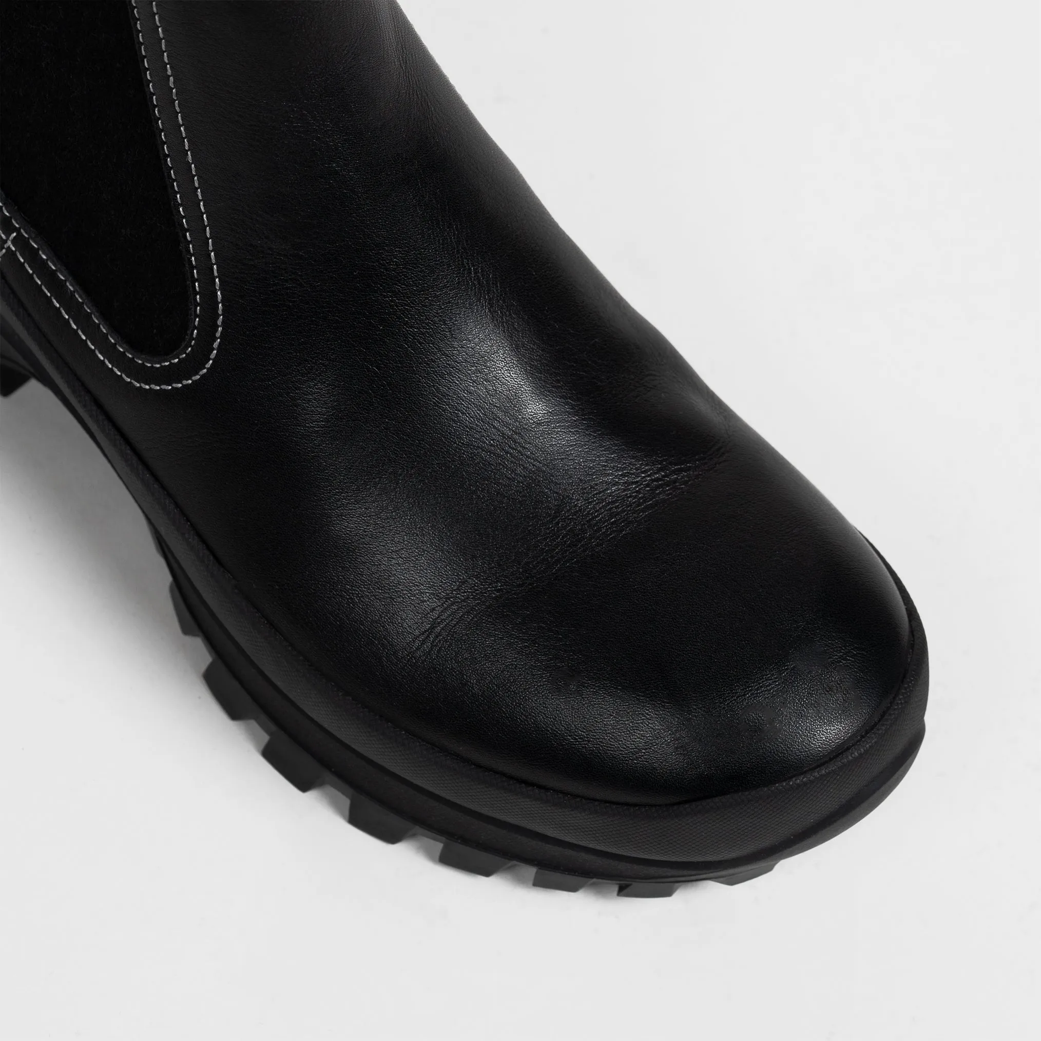 Suba Chelsea Black Calf